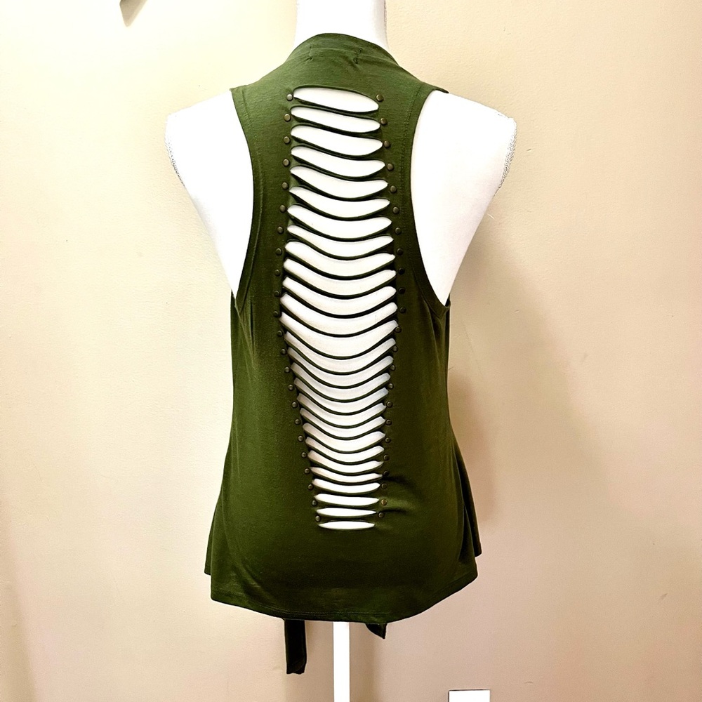 Love Love To Sleeveless Top with Cutout Back Size Medium
